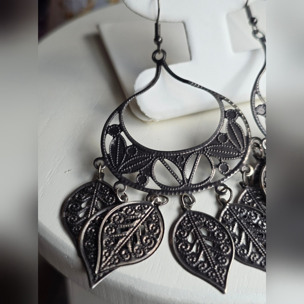 Elegant Silver Leaf Dangle Earrings - image 3